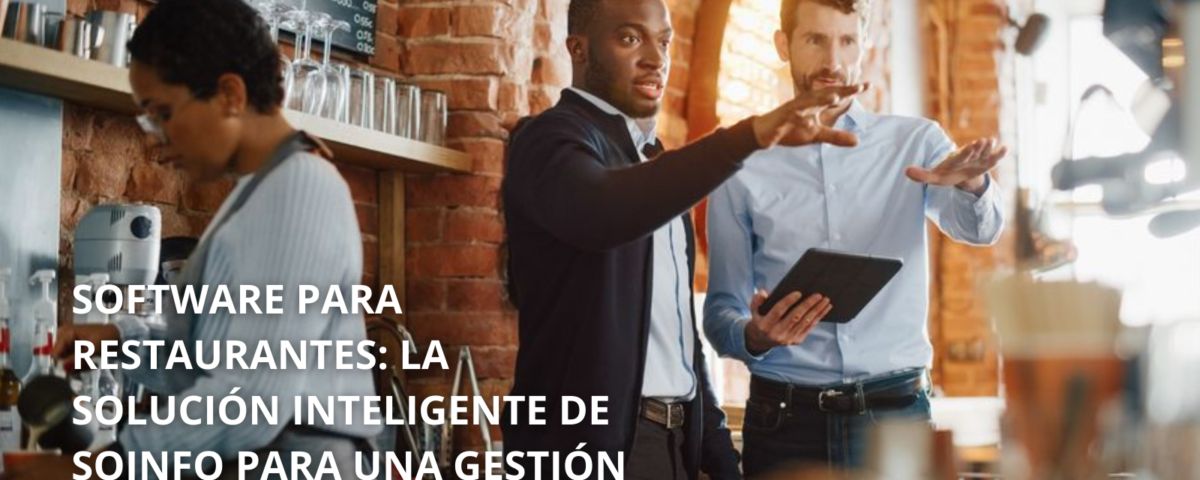 Equipo en restaurante usando tablet para gestionar operaciones con el software para restaurantes de Soinfo Colombia.